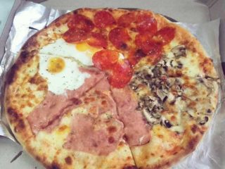 Quattro staggioni pizza Etna Picanta delivery
