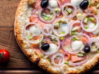 Pizza with smoked salmon Libero Pizza delivery