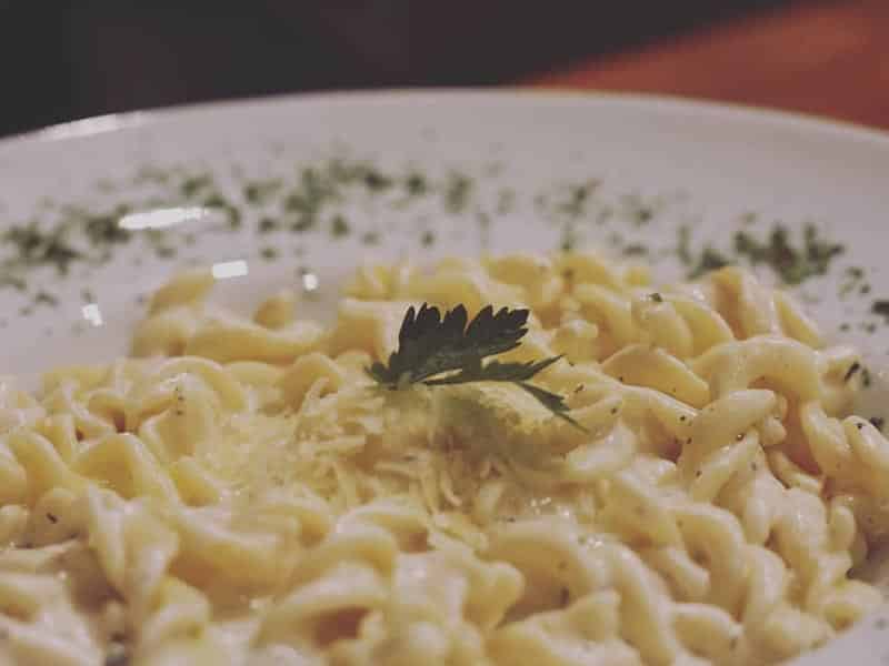 Quattro formaggi pasta delivery
