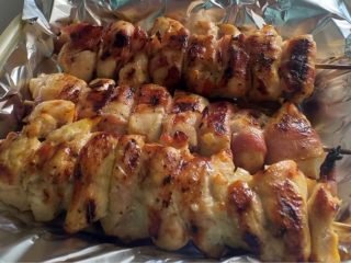 Rolled chicken kabob Gurman roštilj iz Leskovac delivery