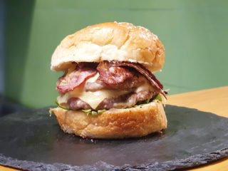 Deluks burger Foodić dostava