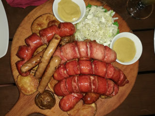 Mix of sausage Helga’s Pub Novi Beograd delivery