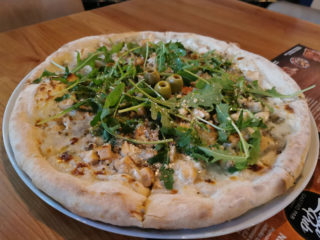 Pollo e gorgonzola pizza delivery