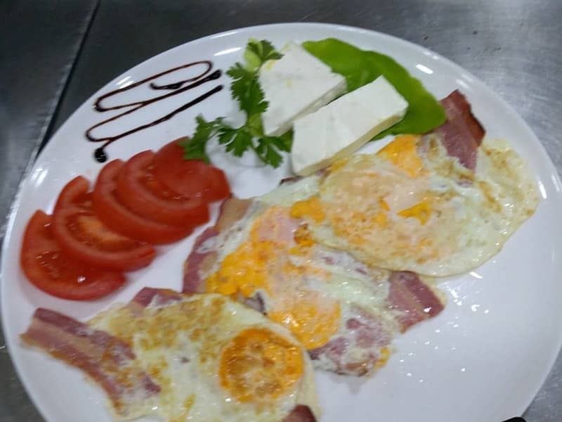 3 eggs with bacon and feta cheese delivery