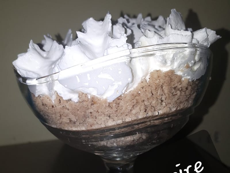 Chestnut puree with whipped cream delivery