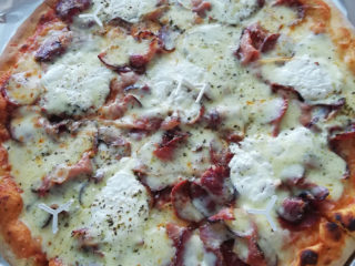 Quattro carne Giros Borko delivery