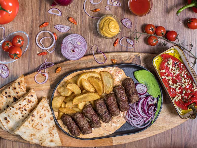 Ćevapi u krem sosu od paprike dostava