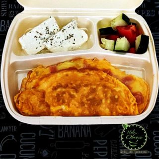 Omelete with ham and cheese delivery
