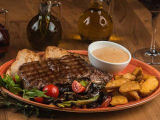 Biftek pepper sos Rustico restoran dostava