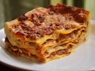 Bolognese lasagne delivery