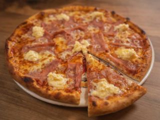 Pizza Mozzarella Rustico delivery