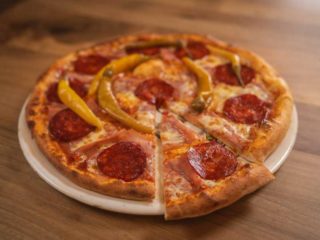 Pepperoni pizza Rustico delivery