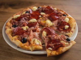 Pizza Rustico Rustico dostava