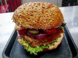 Pizzaburger Waffle magacin delivery