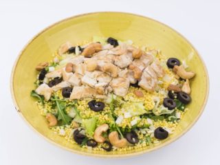Salata sa ćuretinom i prosom Fit Bar Nušićeva dostava