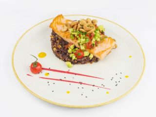 Salmon with avocado salsa Fit Bar Nušićeva delivery