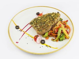 Tuna stek u korici od parmezana i mlevenih semenki sundeve Fit Bar Nušićeva dostava