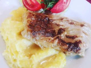 Dimljeno meso u listu od kiselog kupusa dostava
