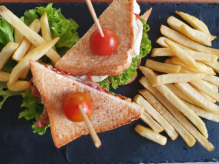 Club sandwich Milagro Restoran delivery