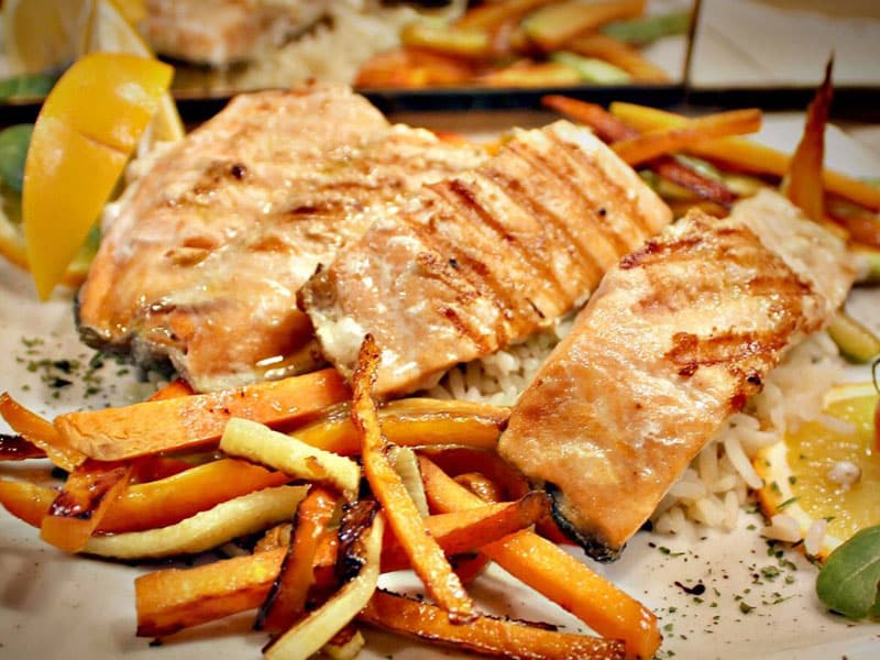 Salmon with grilled vegetables delivery