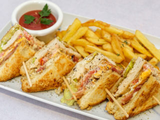 Klub sendvič Milutin Kafe Restoran dostava