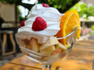 Fruit salad Dvorištance delivery