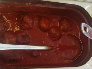 Metballs in tomato sauce with puree Ukus i zalogaj delivery
