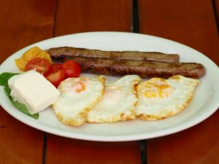 Jaja na oko sa sudžukicama dostava