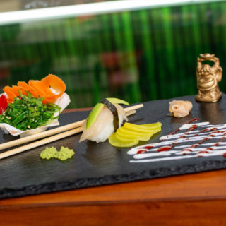 Suzuki avokado nigiri Sushi King dostava