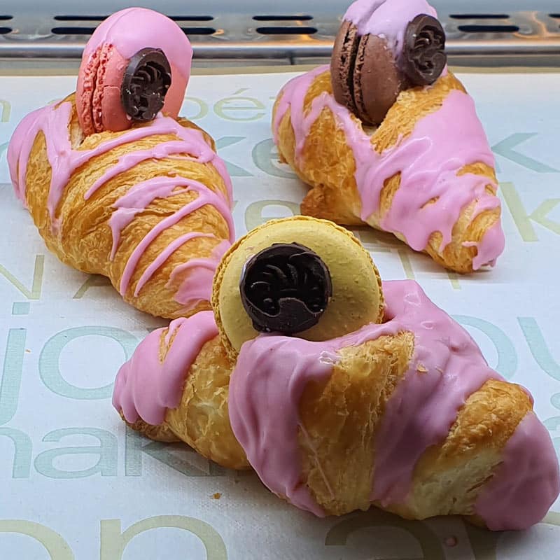 Macarons croissant delivery