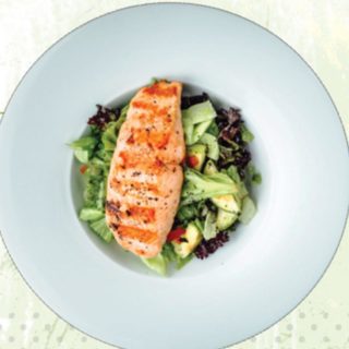 Salmon salad Our Pub dostava