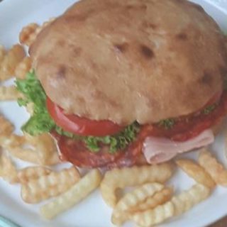 Sendvič pavlaka, pršuta, kulen i kačkavalj Bu fast food dostava