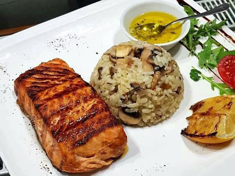 Grilled salmon delivery