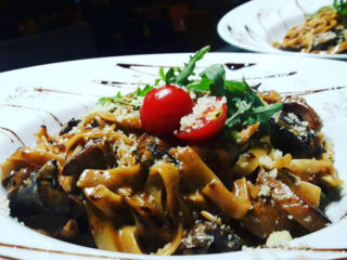 Taljatele sa biftekom i vrganjima Barka Restoran dostava