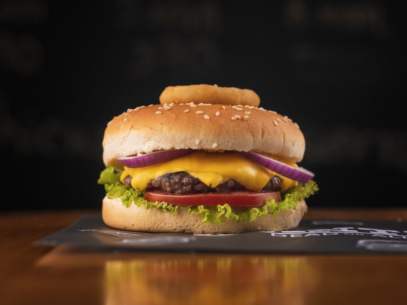 Bacon-cheddar burger XL dostava