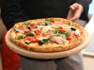 Napolitana pica Rica Pizza dostava