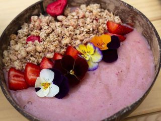 Strawberry bowl Greni Juice Bar dostava