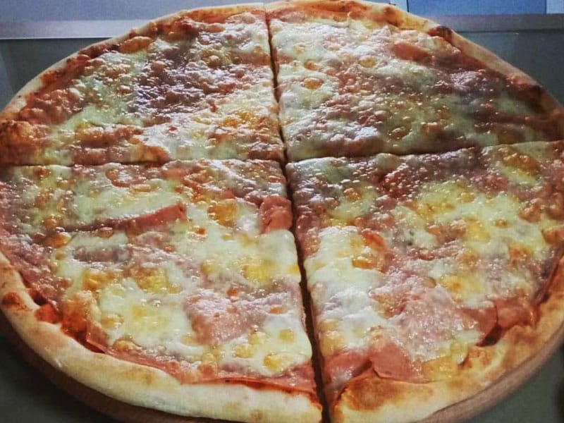 Vesuvio pizza delivery