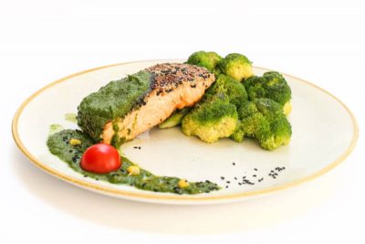 Sesame crusted salmon with broccoli Fit Bar Vračar delivery