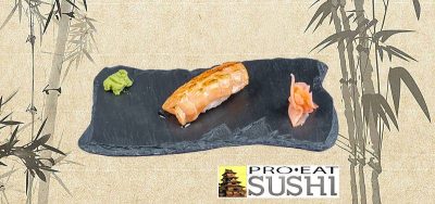 12. Nigiri paljeni losos Pro Eat Sushi Bar dostava