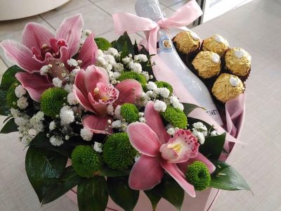 Heart-shaped box arrangement - Orchids, wine, ferrero, Gypsophila Jovanina Cvećarica delivery