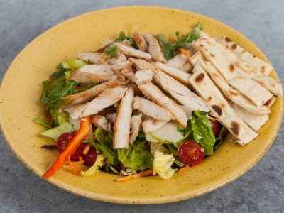 Salata grilovana piletina Pasta Bar Hilandarska by Prana dostava