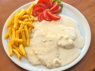 Chicken with four kinds of cheese Naj pizza i sendvič bar delivery