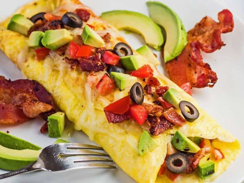 Roll omelet with smoked chicken delivery
