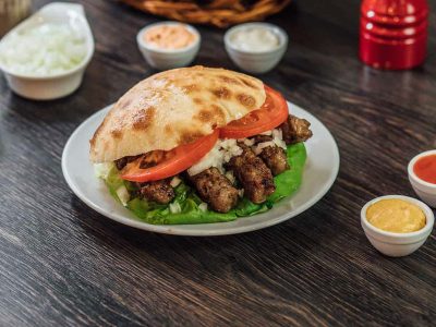 Ćevapi in a bun Pečenjara Njuškica delivery