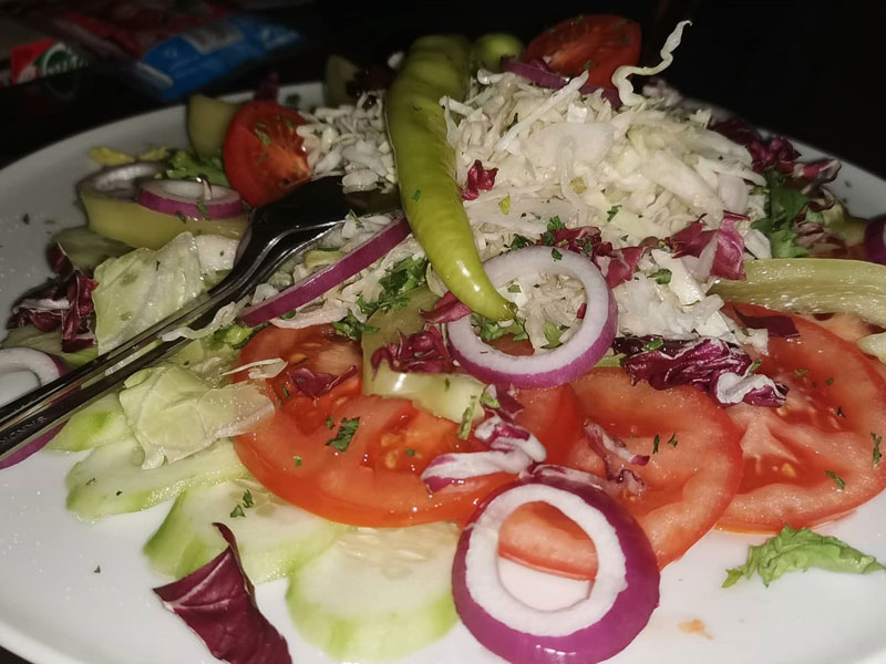 Garden salad for four persons delivery