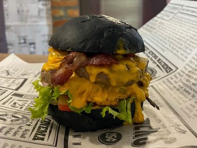 Double Black burger Mister Burger delivery