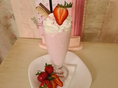 Milkshake strawberry Sweet House Poslastičarnica delivery