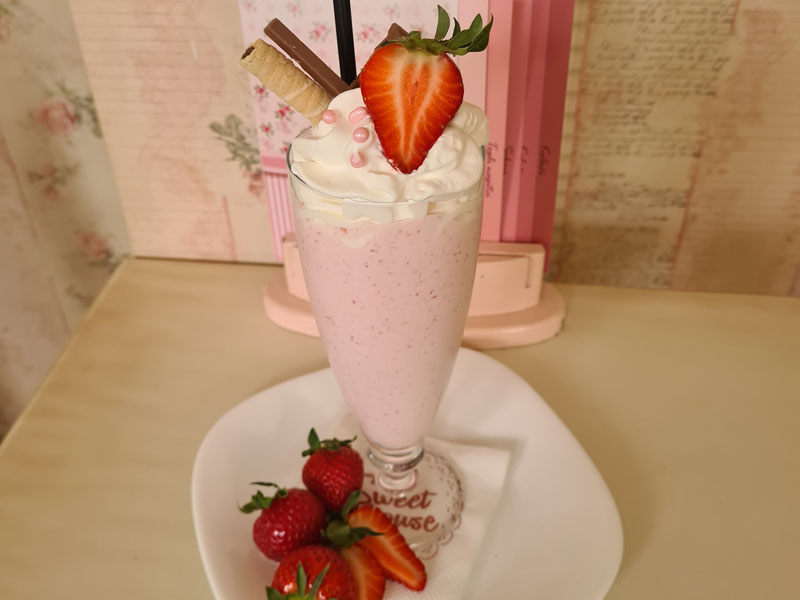 Milkshake strawberry delivery