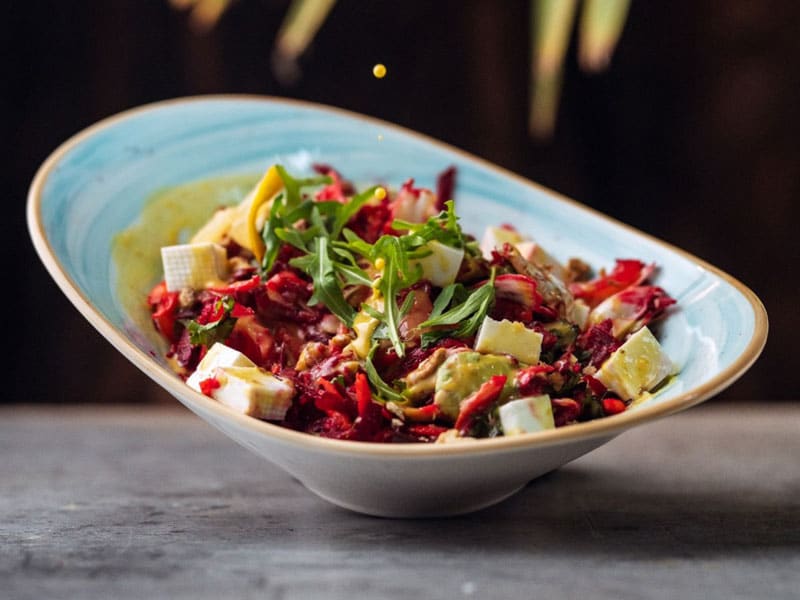 Salad with beetroot and goat cheese delivery